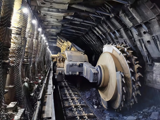 2024年1-10月全国煤炭开采和洗选业营业收入下降10.8%