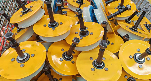 客户订购一批斜巷行人助行器 我司全力筹备生产